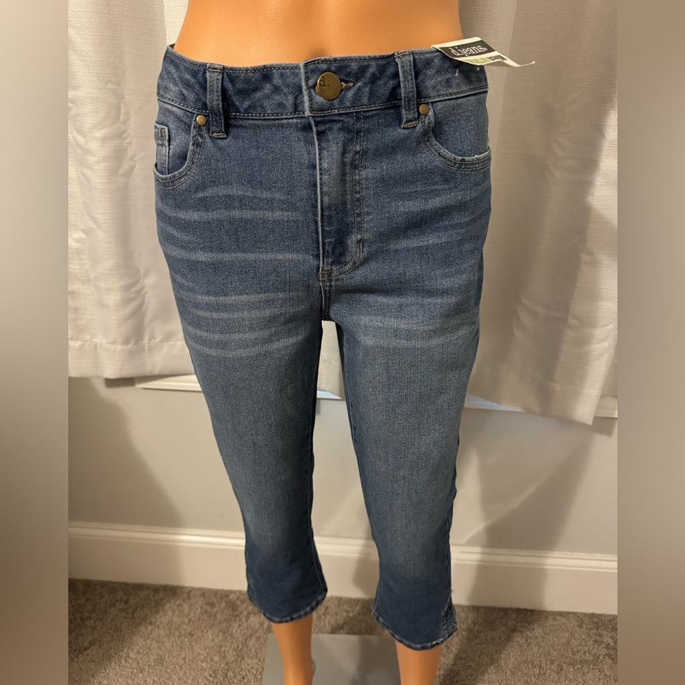 Great D. Jeans size 4 recycled denim blue capri jeans NWT